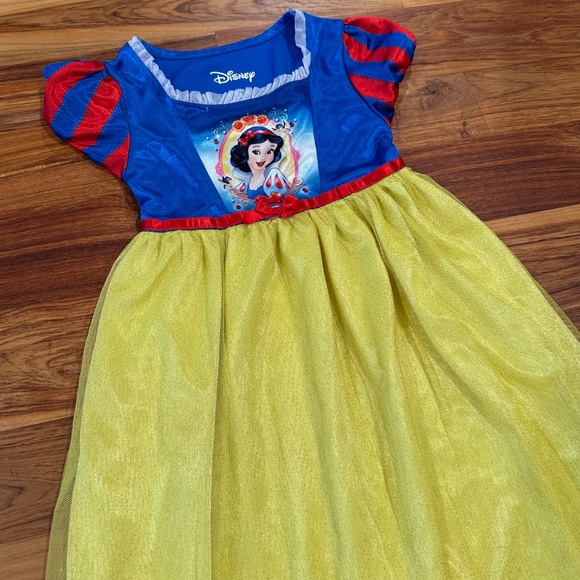Kids Disney Princess Snow White Dress Up Nightgown Size XS - Picture 4 of 7